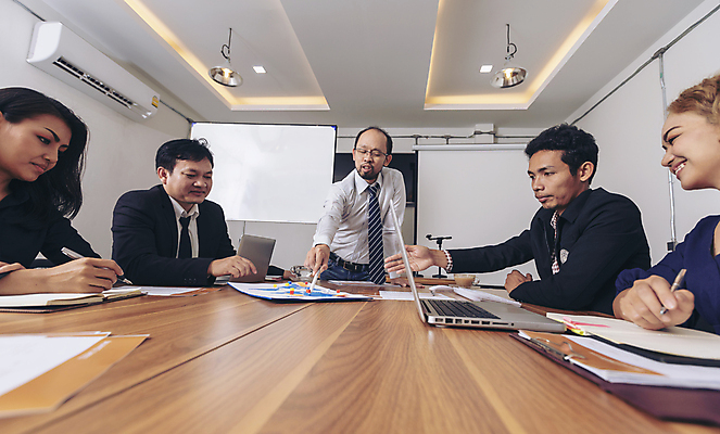 포토 JPG 해외이미지 백인 직업 디자인 여자 남자 아시아 비즈니스 CEO 사업가 통신 성공 회의 협력 설계 대화 사람 여러명 금융 사무실 방 성장 작업 비즈니스맨 비즈니스우먼 발표 그룹 계획 대표 토론 동료 경영자 경영 마케팅 브레인스토밍 해외202007 해외포토 서양인 나라 다수 컨셉 관계 말하기 경제 직장인 리더 파일형식