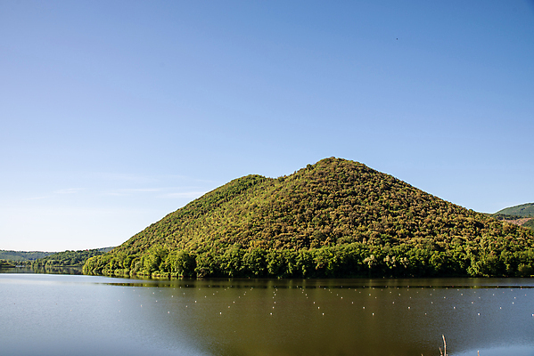 포토 JPG 해외이미지 나무 전통 공원 유럽 호수 여행 무지개 자연 하늘 휴가 산 풍경 사람없음 야외 가로 초록색 물 여름 파란색 강 반사 마을 계곡 점프 검은색 이탈리아 폭포 에너지 개울 숲 언덕 타운 내추럴 옛날 해외202007 해외포토 자연요소 식물 계절 공공시설 나라 컬러 모션 도시 생태계 파일형식