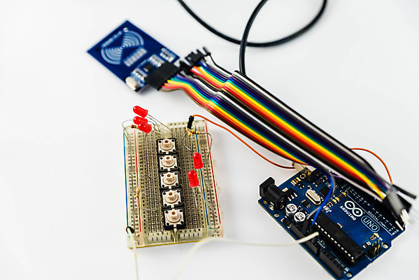 포토 JPG 해외이미지 디자인 산업 과학 백그라운드 부분 기술 사람없음 파란색 컴퓨터 디지털 검은색 장비 에너지 흰색 공구 절약 부채 연결 버리기 계주 오브젝트 라디오 순환 반도체 전자 시스템 고정 동영상 고립 실리콘 콘덴서 프로세서 하드웨어 공급 정확 해외202007 해외포토 컬러 컨셉 모션 전자제품 도구 육상스포츠 파일형식