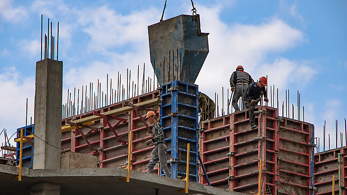 포토 JPG 해외이미지 직업 디자인 산업 백그라운드 비즈니스 건축양식 노동자 새로움 주택 안전 사람 사람없음 야외 건물 파란색 장비 건설현장 성장 도시 업무 엔지니어 재산 헬멧 건축가 큼 땅 기중기 리프트 공학 발판 개발 계약자 철강 콘크리트 프로젝트 해외202007 해외포토 건축물 교육 건축 컬러 컨셉 건설업 금융 작업 중장비 기술자 보호장비 크기 계약 파일형식