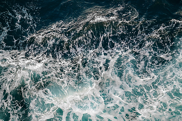 포토 JPG 해외이미지 파도 바다 여행 백그라운드 패턴 모션 자연 벽지 표면 바람 추상 휴가 사람없음 야외 물 파란색 빛 반사 어둠 힘 거품 젖음 흰색 투명 거친 액체 떨어짐 정상 위험 질감 분무기 폭풍 내추럴 깊이 폭풍우 해외202007 해외포토 자연요소 컬러 컨셉 무늬 날씨 비_날씨 자연재해 생태계 파일형식