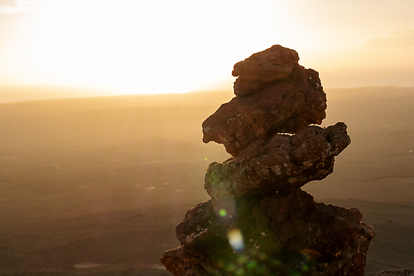 포토 JPG 해외이미지 바다 자연 하늘 산 풍경 사람없음 야외 여름 파란색 햇빛 태양 황혼 일몰 지질학 해외202007 해외포토 자연요소 계절 교육 컬러 노을 생태계 파일형식