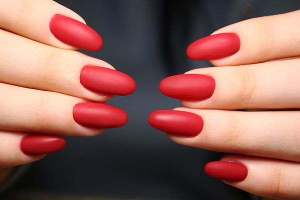 포토 JPG 해외이미지 손 여자 손가락 근접촬영 신체부위 손톱관리 네일아트 손톱 해외202007 해외포토 뷰포인트 사람 뷰티 파일형식