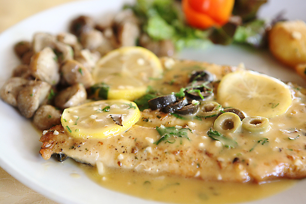 포토 JPG 해외이미지 접시 음식 바다 조각 포크 무지개 부분 건강 어류 스테이크 요리 사람없음 빨간색 초록색 식당 식사 저녁식사 튀김 흰색 신선 뜨거움 고명 맛 그릴 수증기 상추 굽기 먹기 레몬 허브 해산물 준비 매움 연어 후추 내추럴 점심식사 고립 송어 맛있는 해외202007 해외포토 자연요소 식물 식기 컬러 컨셉 채소 과일 모션 주방용품 서양음식 상점 수중동물 구이 향신료 파일형식