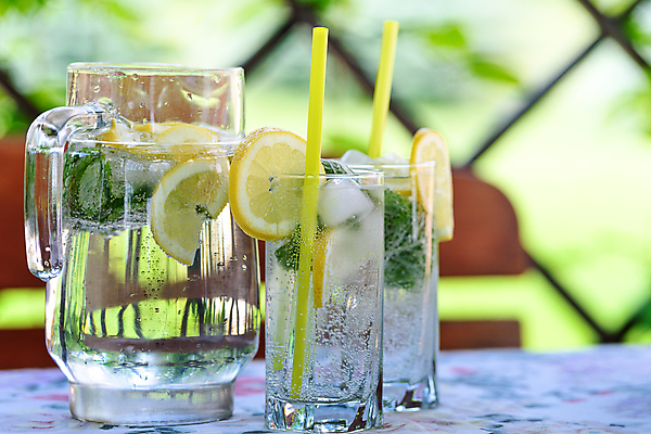 포토 JPG 해외이미지 음료 음식 백그라운드 다이어트 과일 자연 유리 탁자 귤 건강 사람없음 초록색 물 소풍 노란색 정원 맑음 얼음 주스 봄 추위 신선 칵테일 뜨거움 항아리 액체 달콤 시원함 레몬 레모네이드 민트 상쾌 유기농 라임 유리주전자 내추럴 소다 핸드메이드 디톡스 해외202007 얼림 해외포토 자연요소 웰빙 계절 감정 컬러 가구 컨셉 재질 주전자 날씨 주류 야외활동 도자기 맛 허브 생태계 에이드 파일형식