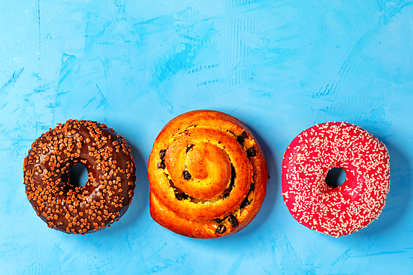 포토 JPG 해외이미지 빵 표면 디저트 씨앗 사람없음 빛 컬러풀 과자 초콜릿 튀김 신선 원형 선택 아침식사 뿌리기 매움 반죽 베이글 건포도 반투명 터키석 카피스페이스 맛있는 해외202007 해외포토 도형 식물 음식 컬러 컨셉 모션 포도 식사 공백 맛 보석 건과일 파일형식