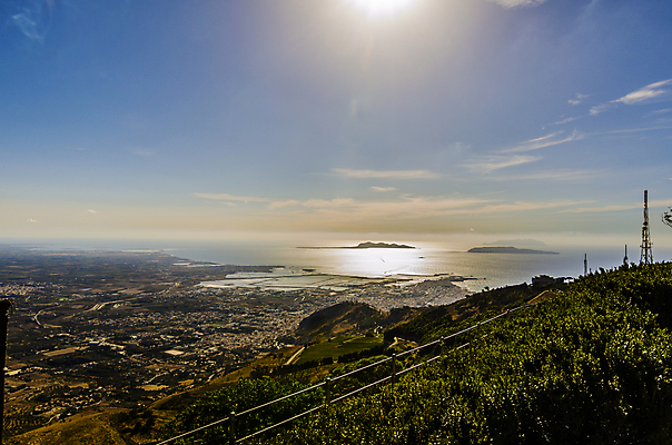 포토 JPG 해외이미지 구름 유럽 산업 문화 바다 여행 자연 휴가 산 파노라마 풍경 사람없음 야외 파란색 도시풍경 여행객 마을 계곡 이탈리아 짐 중세 역사 지중해 소금 장면 타운 방법 옛날 짠맛 해외202007 해외포토 자연요소 나라 컬러 촬영기법 사람 도시 맛 생태계 파일형식