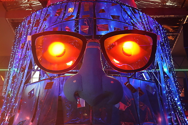 포토 JPG 해외이미지 음료 백그라운드 모션 유리 추상 전등 주택 실내 미술 사람없음 내부 건물 장식 빨간색 빛 인테리어 컬러풀 노란색 디지털 검은색 흰색 바 닫기 야간 저녁 크리스탈 클럽 효과 해외202007 해외포토 자연요소 건축물 디자인 컬러 무늬 재질 문화예술 조명 광석 파일형식