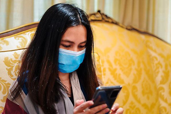 포토 JPG 해외이미지 여자 건강 마스크 한명 안전 사람 동양인 고통 오염 바이러스 질병 위험 무서움 인플루엔자 재앙 전염병 해로움 여자한명만 코로나바이러스 포스트코로나 해외202007 델타변이바이러스 해외포토 1 감정 컨셉 의학 인종 사회이슈 여자만 파일형식