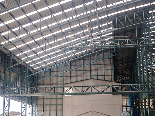 포토 JPG 해외이미지 식물 산업 백그라운드 컨셉 비즈니스 건축양식 창문 공장 유리 지붕 프레임 실내 그림자 사람없음 내부 건물 빛 반사 상점 금속 방 도시 업무 큼 철 창고 천장 수납 기하학 격납고 옛날 철강 해외202007 해외포토 건축물 건축 무늬 공업 재질 작업 크기 파일형식