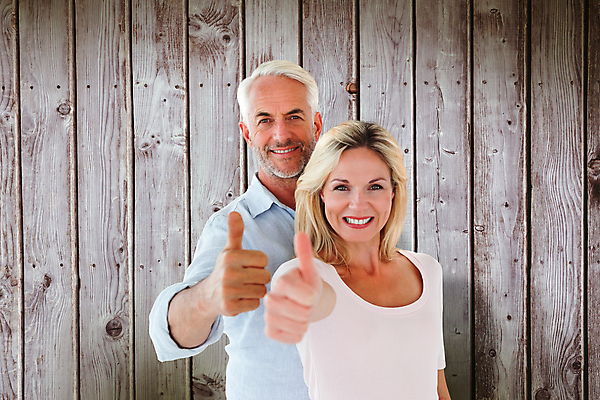 포토 JPG 해외이미지 백인 커플 응시 여자 남자 행복 중년 50대 셔츠 사랑 성인 두명 그래픽 30대 금발 긍정 해외202007 해외포토 서양인 헤어스타일 시선 감정 컨셉 상의 관계 사람 장년 파일형식