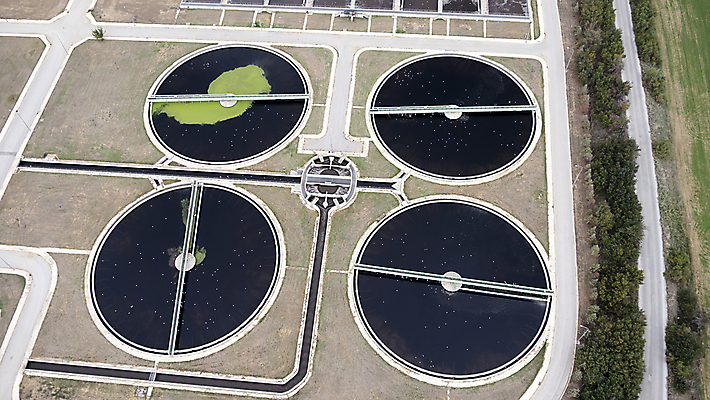 포토 JPG 해외이미지 나무 식물 유럽 산업 도로 공장 하늘 비행기 안테나 사람없음 치료 물 환경 재활용 흐름 도시 원형 쓰레기 땅 청소 그리스 순수 시설 생물학 냄새 탱크 박테리아 불쾌함 삭제 대패 생태학 줄이기 철강 폐수 해외202007 해외포토 자연요소 도형 교육 감정 나라 길 컨셉 통신 공업 의학 항공교통 교통시설 모션 대중교통 환경오염 친환경 파일형식