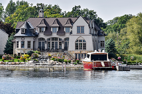 포토 JPG 해외이미지 주간 나무 호수 바다 섬 여행 컨셉 캐나다 요트 자연 하늘 주택 풍경 사람없음 건물 물 여름 강 햇빛 태양 항구 회색 물방울 보트 숲 땅 휴양지 지역 해외202007 해외포토 자연요소 식물 건축물 계절 컬러 북아메리카 배_교통 교통시설 장소 생태계 파일형식
