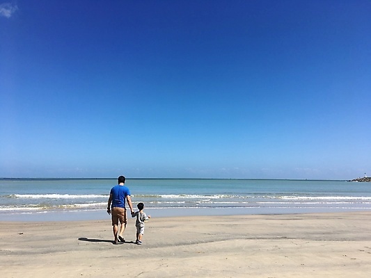 포토 JPG 해외이미지 모래 바다 여행 가족 자연 하늘 휴가 휴식 사랑 사람 풍경 소년 사람없음 야외 물 여름 파란색 해외202007 해외포토 자연요소 계절 남자 감정 어린이 컬러 컨셉 관계 생태계 파일형식