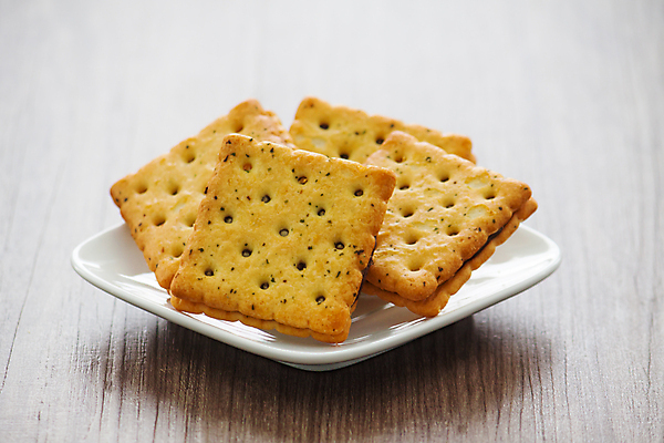 포토 JPG 해외이미지 음식 사람없음 갈색 크래커 쿠키 빵집 달콤 아침식사 밀 굽기 먹기 소금 맛있는 해외202007 해외포토 컬러 모션 디저트 곡류 상점 식사 맛 구이 파일형식