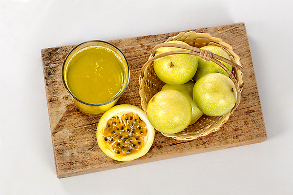 포토 JPG 해외이미지 음식 조각 백그라운드 잎 다이어트 과일 디저트 건강 씨앗 사람없음 빨간색 초록색 노란색 주스 흰색 신선 오픈 달콤 맛 떨어짐 자르기 묘사 오브젝트 싱글 유기농 열정 브라질 남쪽 내추럴 고립 숙성 이국적 맛있는 해외202007 해외포토 식물 웰빙 감정 음료 컬러 컨셉 모션 남아메리카 방향 파일형식