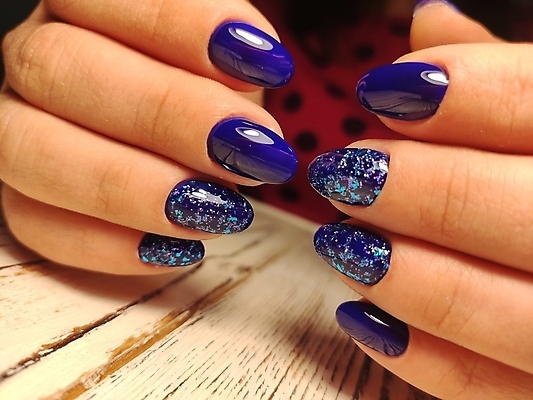 포토 JPG 해외이미지 손 여자 근접촬영 신체부위 손톱관리 네일아트 손톱 해외202007 해외포토 뷰포인트 사람 뷰티 파일형식