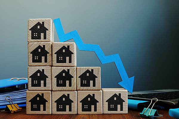 포토 JPG 해외이미지 화살표 돈 부동산 주택 사람없음 변화 재산 하락 집값하락 해외202007 해외포토 컨셉 건물 금융 파일형식