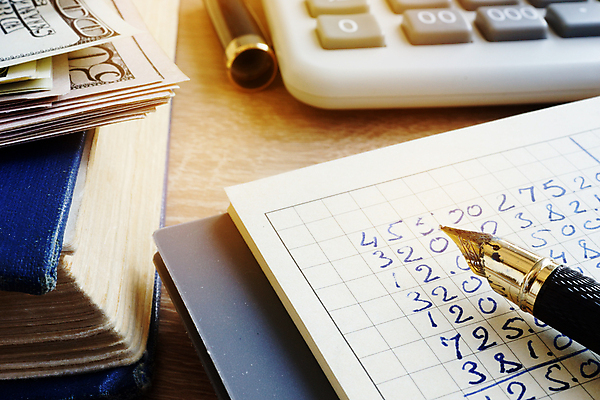 포토 JPG 해외이미지 돈 비즈니스 사람없음 금융 계산기 계산 해결 회계 세금 지원 해외202007 해외포토 문구용품 경제 장비 재산 파일형식