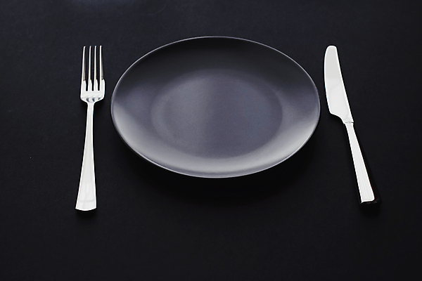 포토 JPG 해외이미지 접시 포크 사람없음 검은색 나이프 심플 미니멀 해외202007 해외포토 식기 컬러 칼 파일형식
