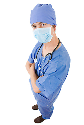 포토 JPG 해외이미지 주간 전신 응시 남자 유니폼 실내 병원 마스크 한명 서기 사람 성인 옆모습 하이앵글 팔짱 의료진 의사 흰배경 성인남자한명만 해외202007 해외포토 자연요소 직업 1 시선 옷 뷰포인트 백그라운드 의학 모션 내부 흰색 남자한명만 성인남자만 파일형식