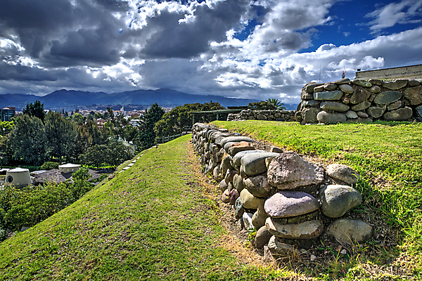 포토 JPG 해외이미지 나무 구름 문화 벽 하늘 산 사람없음 야외 초록색 파란색 빛 정원 미국 골동품 바위 사찰 남아메리카 역사 원주민 라틴아메리카 땅 조경 먼지 에콰도르 고고학 땅파기 옛날 잉카 파멸 해외202007 해외포토 자연요소 식물 교육 컬러 컨셉 북아메리카 종교건축 아메리카 돌_바위 아프리카인 파일형식 소멸