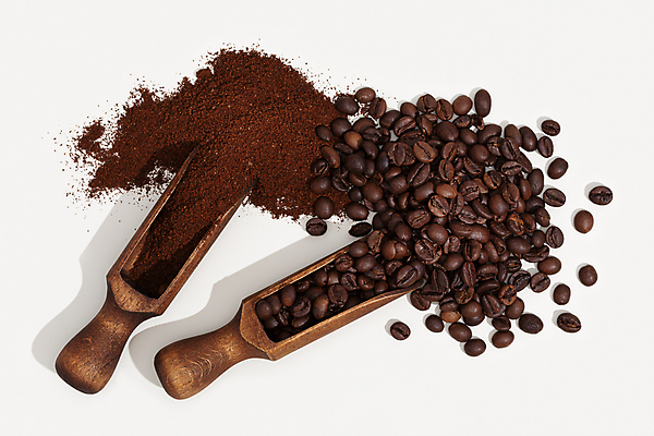 포토 JPG 해외이미지 커피 음식 백그라운드 농업 재료 탁자 콩 씨앗 사람없음 목재 쌓기 카페 에너지 수확 시골 닫기 맛 낟알 가루 굽기 메뉴 국자 흰배경 향기 냄새 아로마 머리위 향 카페테리아 고립 땅바닥 모카 밭일 많음 맛있는 해외202007 해외포토 나무 식물 산업 음료 가구 컨셉 모션 주방용품 곡류 바닥 상점 흰색 구이 파일형식