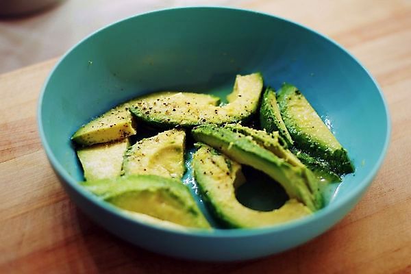 포토 JPG 해외이미지 음식 빵 조각 잎 다이어트 채소 과일 재료 부분 샌드위치 건강 3 씨앗 사람없음 목재 초록색 여름 식사 샐러드 바위 흰색 신선 양념 맛 아침식사 기름 반쪽 슬라이스 브런치 토스트 후추 바질 아보카도 점심식사 고립 과카몰리 숙성 채식주의자 핸드메이드 비건 해외202007 해외포토 나무 식물 계절 컬러 컨셉 돌_바위 소스_음식 향신료 채식 파일형식