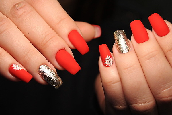 포토 JPG 해외이미지 손 여자 검은배경 근접촬영 신체부위 손톱관리 네일아트 손톱 해외202007 해외포토 뷰포인트 백그라운드 사람 뷰티 검은색 파일형식