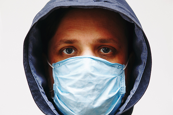 포토 JPG 해외이미지 남자 장갑 백그라운드 건강 마스크 한명 사람 동양인 흰색 오염 바이러스 질병 위험 예방 전염병 남자한명만 코로나바이러스 포스트코로나 해외202007 델타변이바이러스 해외포토 1 잡화 컬러 컨셉 의학 인종 사회이슈 남자만 파일형식