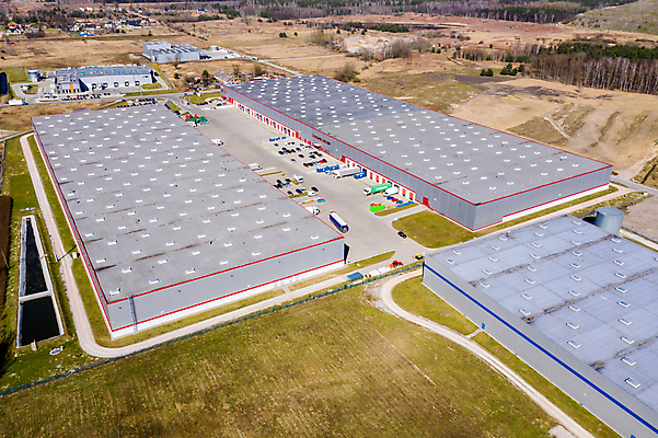 포토 JPG 해외이미지 산업 도로 육상교통 교통수단 여행 비즈니스 자동차 성공 미래 거리 창조 그림자 사람없음 야외 가로 경제 하이앵글 햇빛 세일 일본 성장 계획 연결 주차 창고 투자 일렬 물류 혁명 조감도 해외202007 해외포토 아시아 길 뷰포인트 교통 컨셉 교통시설 태양 파일형식