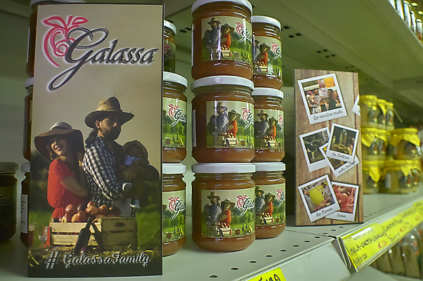 포토 JPG 해외이미지 백인 라이프스타일 잡화 여자 행복 유럽 음식 비즈니스 부분 선반 실내 건강 종류 사람 사람없음 내부 쇼핑 세일 상점 카트 신선 시장 선택 구매 상품 쇼핑몰 고객 통로 상업 소매 슈퍼마켓 줄서기 해외202007 해외포토 서양인 감정 나라 가구 컨셉 모션 생활 파일형식