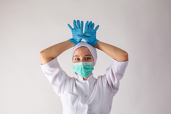 포토 JPG 해외이미지 손 여자 얼굴 왕관 건강 가면 사람 사람없음 고통 오염 바이러스 보호 질병 예방 감염 전염 여왕 그만 부정적 인플루엔자 전염병 해외202007 해외포토 감정 컨셉 의학 신체부위 파일형식