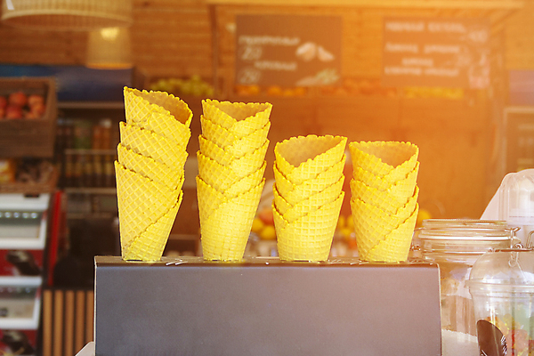 포토 JPG 해외이미지 음식 백그라운드 아이스크림 디저트 거리 뿔 종류 서기 사람없음 야외 컵 여름 갈색 노란색 세일 쌓기 과자 상점 식당 냉동 얼음 여러개 추위 대접 신선 그룹 달콤 맛 상품 가격 양동이 크림 상쾌 원뿔 와플 슈퍼마켓 매각 식용 젤라또 많음 바삭바삭 맛있는 해외202007 해외포토 자연요소 도형 식기 계절 감정 컬러 다수 컨셉 모션 파일형식