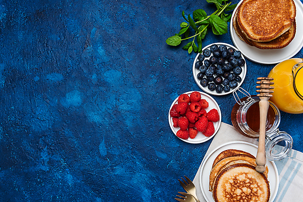 포토 JPG 해외이미지 전통 열매 음식 백그라운드 과일 재료 아침 디저트 요리 사람없음 쌓기 튀김 신선 황금 달콤 맛 아침식사 블루베리 브런치 산딸기 머리위 토핑 시럽 버터 꿀 솜털 충동구매 팬케이크 점심식사 핸드메이드 카피스페이스 맛있는 해외202007 해외포토 주간 식물 컨셉 모션 쇼핑 케이크 식사 공백 과소비 파일형식