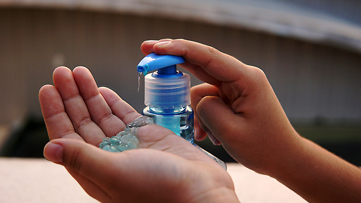 포토 JPG 해외이미지 손 어린이 손바닥 한명 신체부위 바이러스 예방 소독제 코로나바이러스 손소독제 해외202007 델타변이바이러스 해외포토 1 사람 파일형식