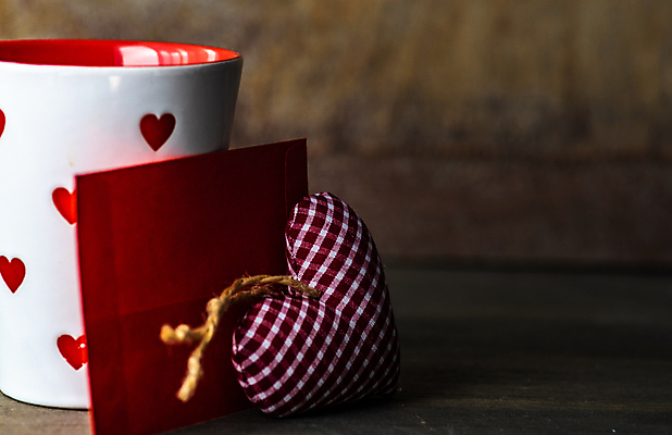 포토 JPG 해외이미지 리본 발렌타인데이 사랑 사람없음 장식 컵 머그컵 하트 달콤 해외202007 해외포토 모양 식기 감정 데이이벤트 맛 파일형식