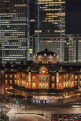 포토 JPG 해외이미지 디자인 건축양식 하늘 지붕 안테나 그림자 사람없음 건물 가로 여름 태양 일본 사진촬영 기차 역사 우아함 도쿄 건축가 큼 옥상 복고 트랙 복잡 해외202007 해외포토 자연요소 직업 건축물 계절 건축 아시아 육상교통 컨셉 통신 대중교통 촬영 크기 파일형식
