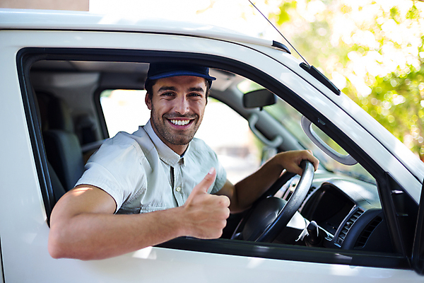포토 JPG 해외이미지 백인 응시 남자 행복 육상교통 유니폼 교통시설 노동자 한명 사람 앉기 20대 성인 운전 작업 운전사 택배기사 배달원 승합차 배송 서비스 긍정 성인남자한명만 해외202007 해외포토 서양인 직업 1 시선 옷 감정 교통수단 교통 컨셉 모션 승용차 청년 시설 남자한명만 성인남자만 파일형식