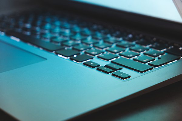 포토 JPG 해외이미지 디자인 백그라운드 컨셉 비즈니스 통신 버튼 열쇠 사람없음 노트북 컴퓨터 사무실 공책 자료 웹 어둠 장비 정보 타이핑 키보드 업무 닫기 시작 타입 키패드 카피스페이스 코딩 부족함 해외202007 해외포토 인터넷 모션 문구용품 전자제품 공백 작업 컴퓨터교육 파일형식