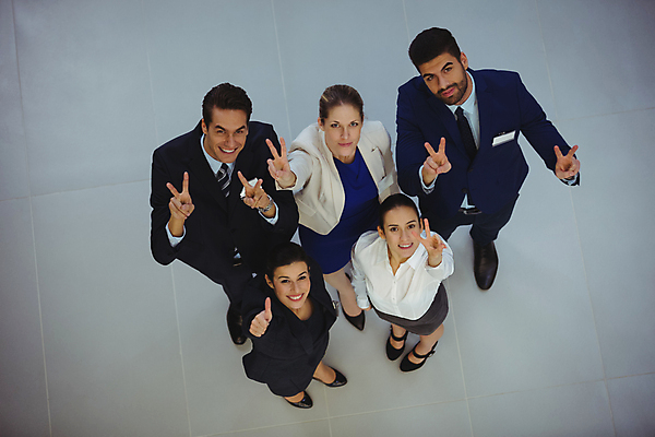 포토 JPG 해외이미지 백인 라이프스타일 여자 남자 행복 회사 비즈니스 사업가 성공 직장 서기 정장 손짓 20대 성인 30대 사무실 최고 비즈니스맨 비즈니스우먼 자신감 동료 긍정 해외202007 해외포토 서양인 직업 옷 감정 컨셉 관계 모션 사람 청년 생활 장년 직장인 파일형식