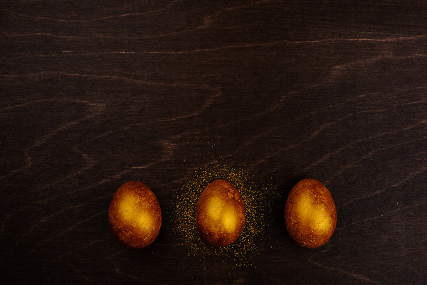 포토 JPG 해외이미지 전통 디자인 배너 음식 백그라운드 컨셉 비즈니스 텍스트 탁자 성공 휴가 기념 아이디어 3 선물 사람없음 목재 장식 금융 빛 노란색 금속 축제 어둠 시골 축하 신용카드 그리기 재산 황금 고급 심볼 오브젝트 부활절계란 보물 카피스페이스 해외202007 해외포토 나무 컬러 가구 재료 모션 재질 부활절 경제 계란 공백 파일형식