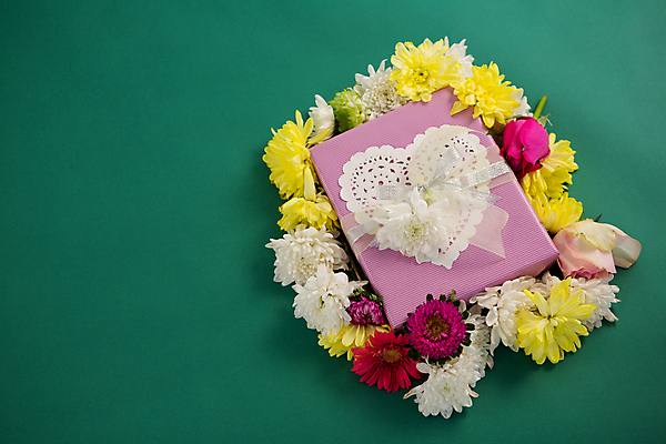 포토 JPG 해외이미지 무료이미지 전통 라이프스타일 디자인 꽃 리본 종교 분홍색 꽃무늬 포장 통신 아이디어 창조 선물 사랑 이벤트 사람없음 선물상자 과자 축제 놀람 도전 하트 축하 인사 신선 우아함 유혹 묶기 스마트 기회 향기 녹색배경 충동구매 터키석 해외202007 해외202105 해외포토 모양 식물 감정 컬러 백그라운드 컨셉 무늬 모션 디저트 표정 생활 초록색 쇼핑 상자 예절 보석 냄새 과소비 파일형식 무료콘텐츠