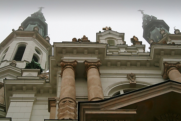 포토 JPG 해외이미지 유럽 종교 여행 건축양식 거리 사람없음 야외 교회 믿음 도시 센터 지역 타운 기념물 종탑 동쪽 폴란드 바르샤바 해외202007 해외포토 건축 감정 나라 종교건축 건물 탑 방향 파일형식