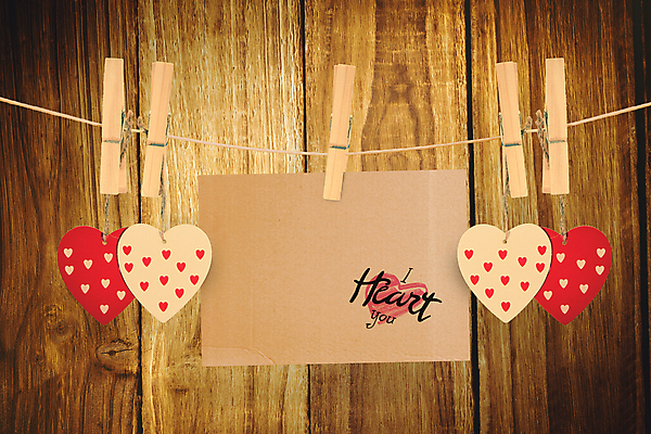 포토 JPG 해외이미지 무료이미지 밧줄 탁자 발렌타인데이 집게 사랑 사람없음 장식 하트 갈색배경 해외202007 해외202105 해외포토 모양 감정 줄 가구 백그라운드 데이이벤트 갈색 파일형식