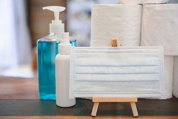 포토 JPG 해외이미지 무료이미지 배너 탁자 사람없음 바이러스 예방 두루마리화장지 소독제 코로나바이러스 손소독제 해외202007 해외202105 델타변이바이러스 해외포토 가구 화장지 파일형식