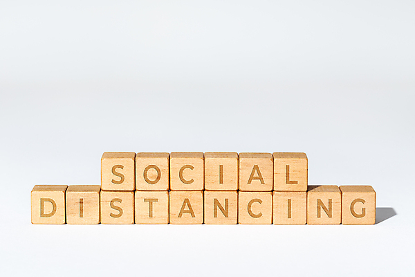 포토 JPG 해외이미지 백그라운드 컨셉 일러스트 텍스트 거리 건강 경고 안전 사람없음 목재 건강관리 정보 그룹 메시지 바이러스 보호 질병 위험 주사위 흰배경 예방 감염 전염 추천 규칙 문제 고립 위기 전염병 조언 카피스페이스 해외202007 해외포토 나무 재료 의학 관리 공백 흰색 파일형식