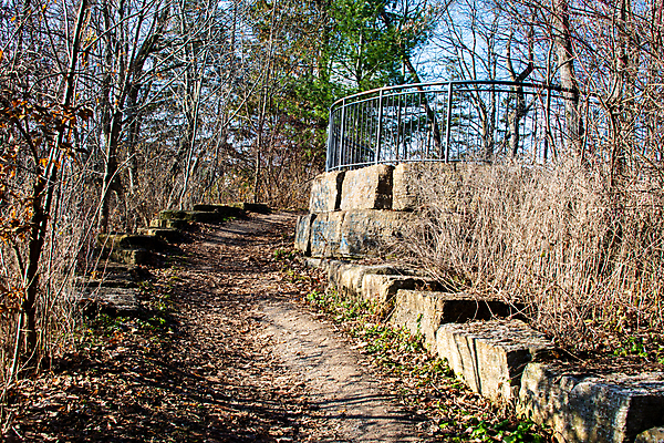 포토 JPG 해외이미지 나무 계절 공원 도로 길 백그라운드 자국 자연 하늘 날씨 풍경 사람없음 야외 목재 초록색 강 가을 숲 오솔길 해외202007 해외포토 식물 공공시설 컬러 재료 교통시설 생태계 파일형식