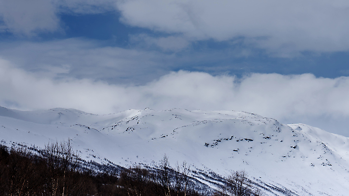 포토 JPG 해외이미지 나무 유럽 도로 길 호수 여행 겨울 자연 하늘 휴가 산 파노라마 노르웨이 풍경 경사 사람없음 물 파란색 계곡 맑음 침묵 봄 등산 트래킹 바위 오픈 홀 정상 언덕 내추럴 방법 스칸디나비아 절정 해외202007 해외포토 자연요소 식물 계절 나라 컬러 교통시설 레저 날씨 촬영기법 소리 공간 돌_바위 생태계 파일형식