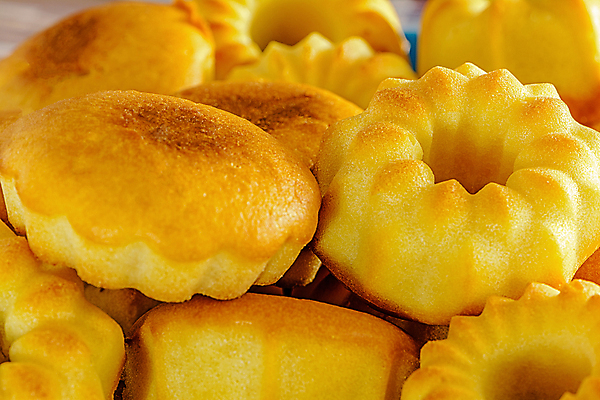 포토 JPG 해외이미지 전통 접시 음식 백그라운드 표면 주방용품 휴가 디저트 건강 요리 사람없음 파란색 케이크 환경 식사 빵집 시골 축하 신선 원형 황금 달콤 맛 아침식사 시리얼 밀 굽기 질감 장면 스펀지 내추럴 페스츄리 핸드메이드 맛있는 해외202007 해외포토 도형 식기 빵 컬러 생활용품 컨셉 곡류 상점 구이 파일형식